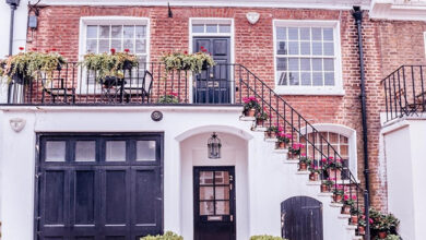 Picture of a house with bricks and garage
